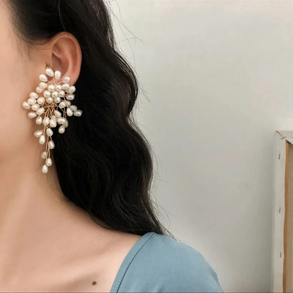For Love And Lemons Wired Cascading Pearl Earrings - Picture 1 of 14